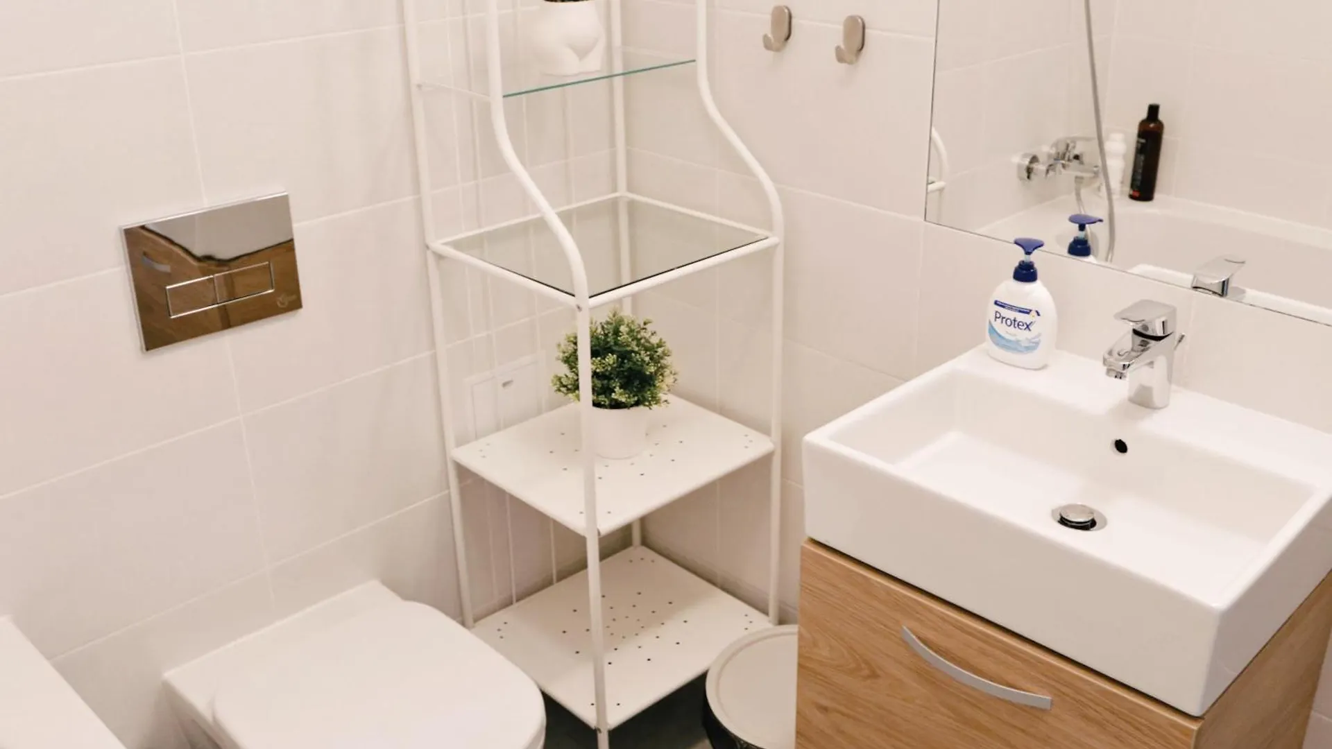 Urban Nest - Luxe Hideaway In Belvedere Bucureşti 0*,